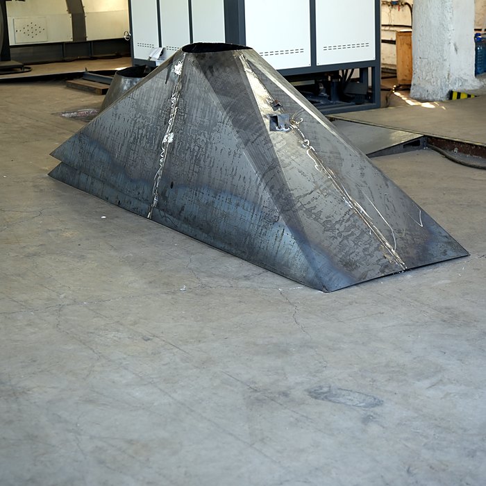 Pyramid dust-extraction hood made of sheet steel at the KZTM shop